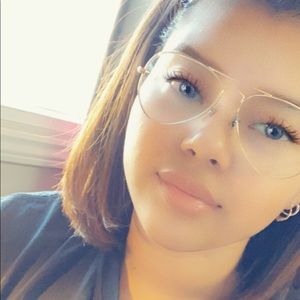 Meet your Posher, Keren